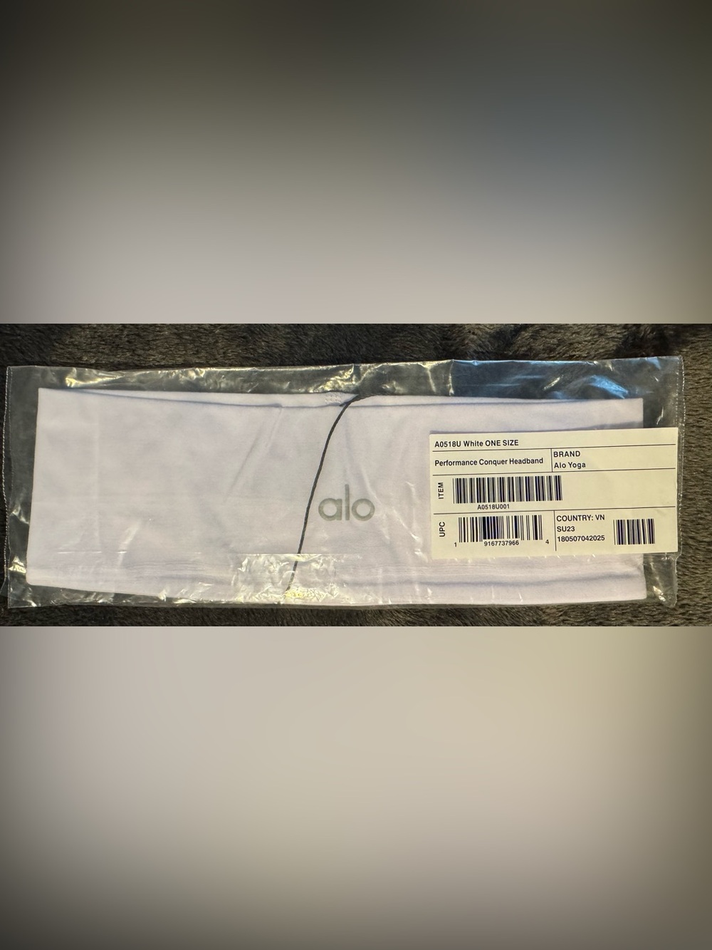 ALO Yoga White Performance Conquer Headband
